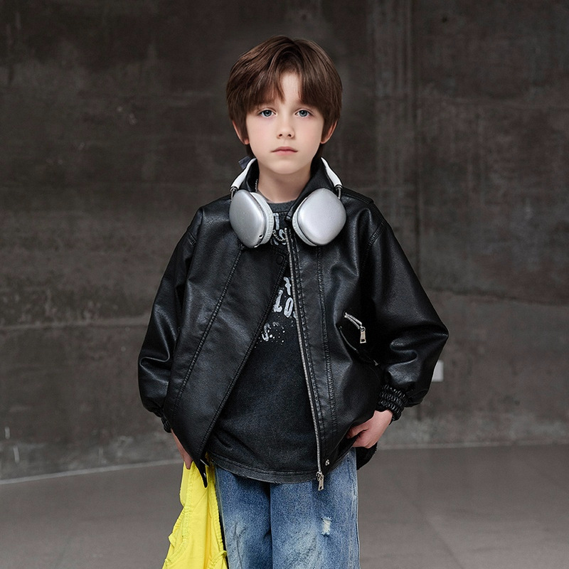 เสื้อโค้ทกันน้ำกันลมสีเขียวเข้ - Streetwear Brand Designs บทวิจารณ์และราคา