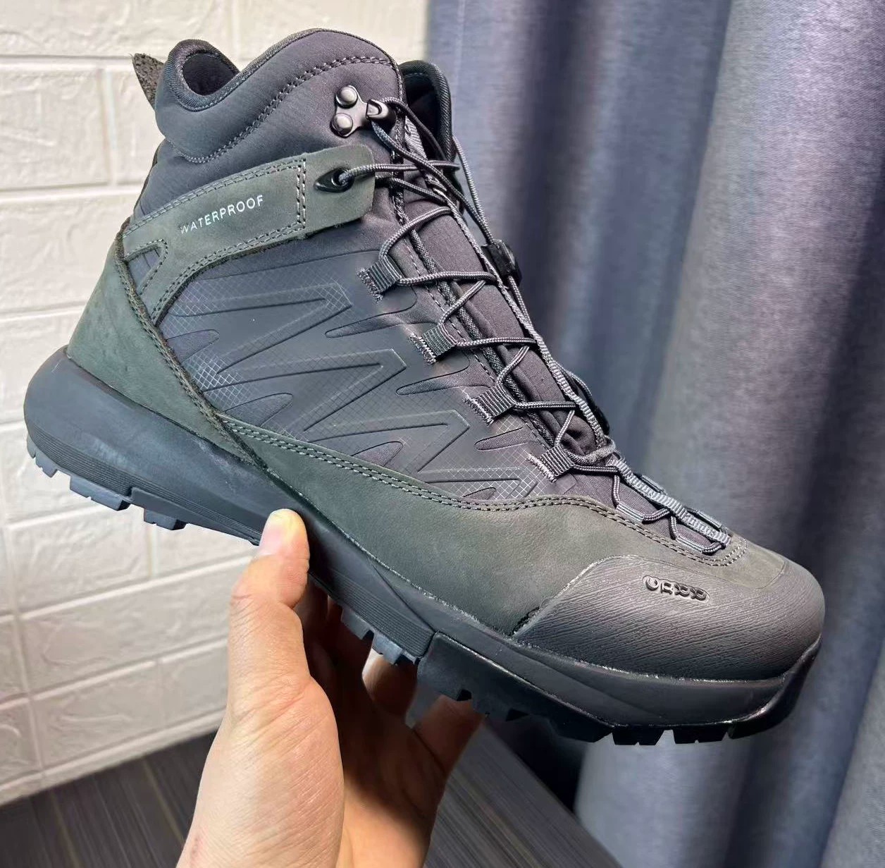 รองเท้าหนังหุ้มข้อสูงสำหรับเดิ - Streetwear Brand Shoes บทวิจารณ์และราคา
