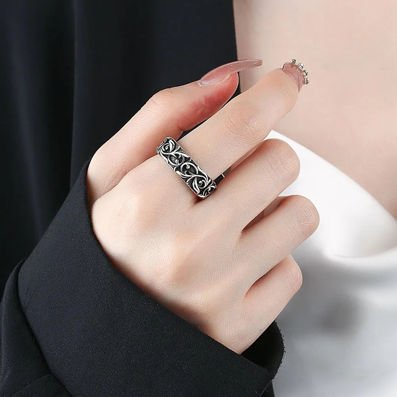 เรโทร อีเทอร์นัล ไวน์แหวนเงินส - Chrome Hearts Ring บทวิจารณ์และราคา
