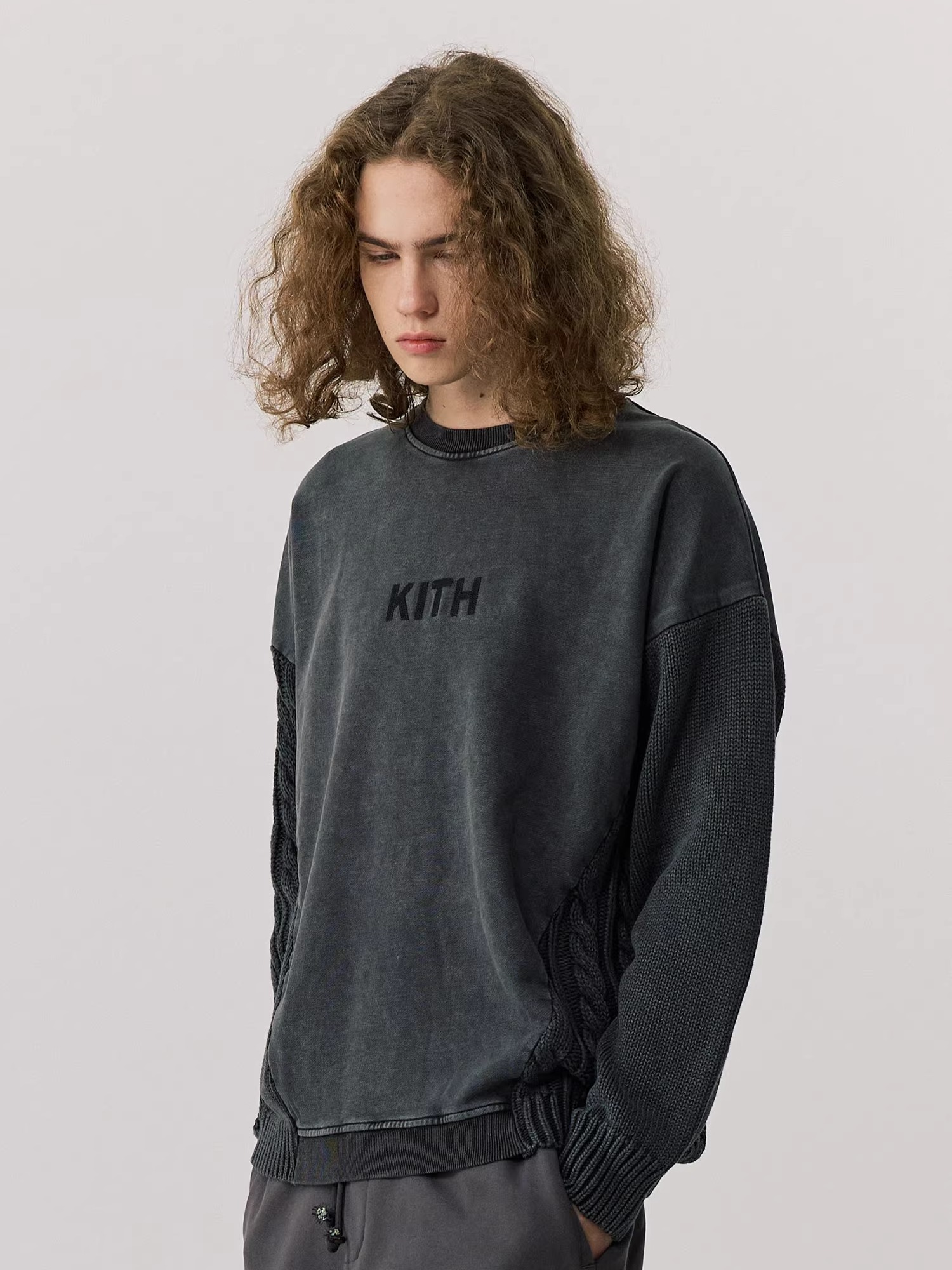เสื้อสเวตเตอร์ถักเนื้อหนา คอกล - Kith Sweater Knit บทวิจารณ์และราคา